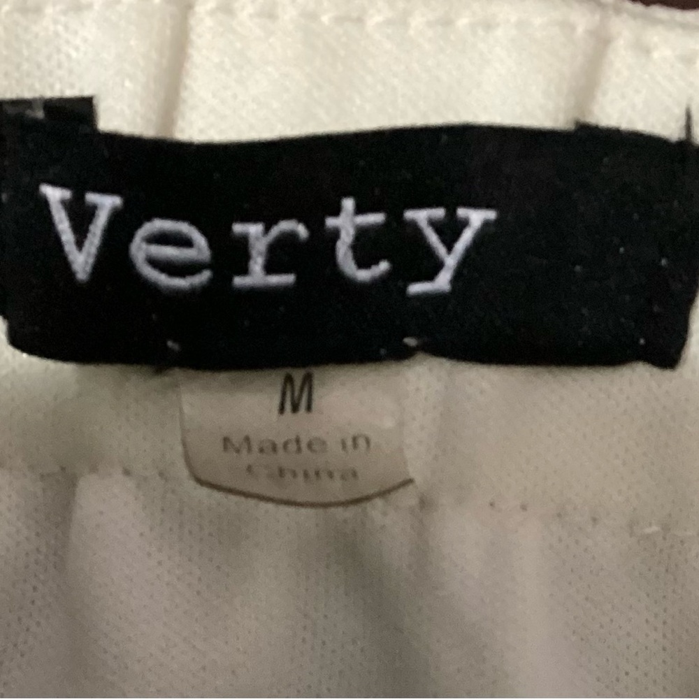 Verty Sequins Mini Skirt Size Medium - Picture 3 of 3